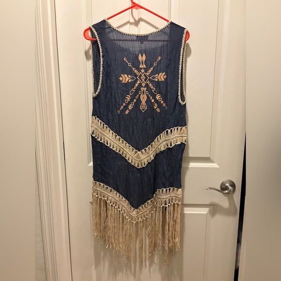 Umgee Crochet and gauze cover up or vest size medium​ - Picture 4 of 4